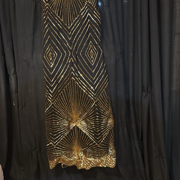 Black and Gold Art Deco Sequins Evening Dress - Size Medium - Picture 2 of 5